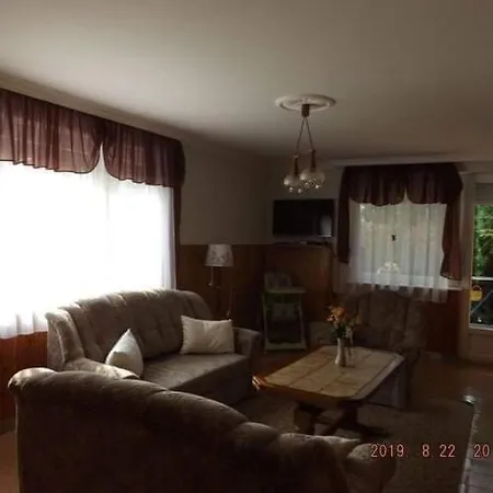 Vitus Nyaralo * Balatonfenyves